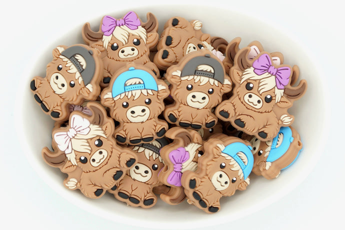 Bow & Cap Highland Cow