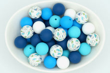 Load image into Gallery viewer, Winter Gnome Mix