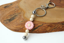 Load image into Gallery viewer, Flower Beaded Keychain