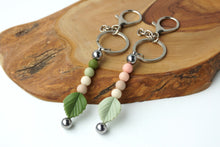 Load image into Gallery viewer, Leaf Beaded Keychain