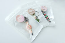 Load image into Gallery viewer, Spring Floral Beaded Keychain
